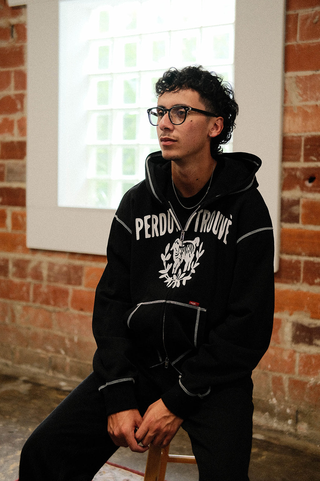 PERDU ET TROUVÉ BLACK HOODIE